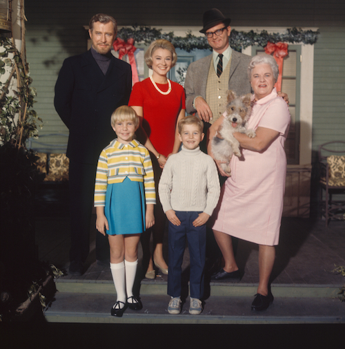 The Ghost & Mrs. Muir cast. Back row: Edward Mulhare, Hope Lange, Charles Nelson Reilly. Front row: Kellie, Harlen Carraher, Scruffy, Reta Shaw. (c) Twentieth Century Fox, provided by Madman Entertainment.